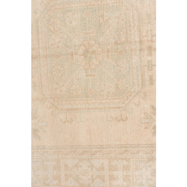 Oushak's are known for their soft palettes combined with eccentric drawing. Oushak in western Turkey has the longest...