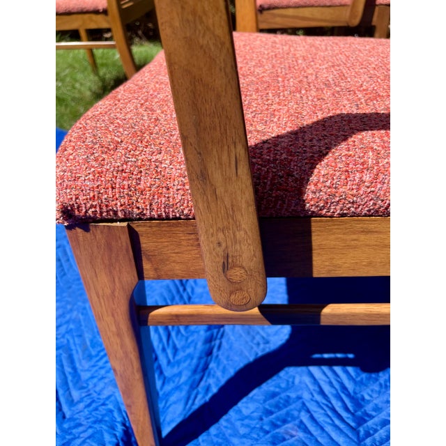 Thomasville "Bryn Mawr" Walnut High-Back Dining Chairs in Knoll Luxe Tempest Bouclé - Set of 6 (2 Arm, 4 Side) 1975 For Sale - Image 16 of 18