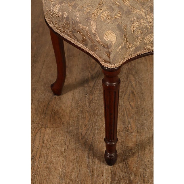 Hepplewhite Inspired Set Of Eight Mahogany Carved Oval Back Dining Chairs For Sale In Philadelphia - Image 6 of 18