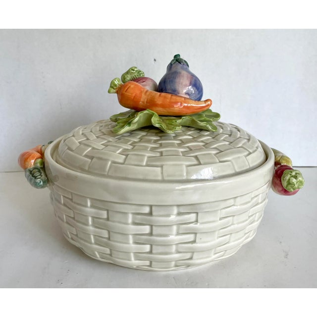 1980's Fitz and Floyd Vegetable Lidded Serving Dish For Sale In Los Angeles - Image 6 of 12