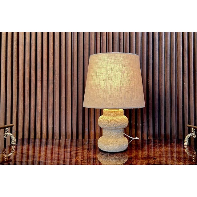 Textile Brutalist Stone Table Lamp, Italy, 1960s For Sale - Image 7 of 17