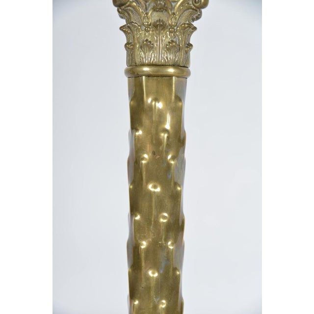 Antique Corinthian Column Brass Repousse Table Lamp, 1880 For Sale - Image 3 of 10