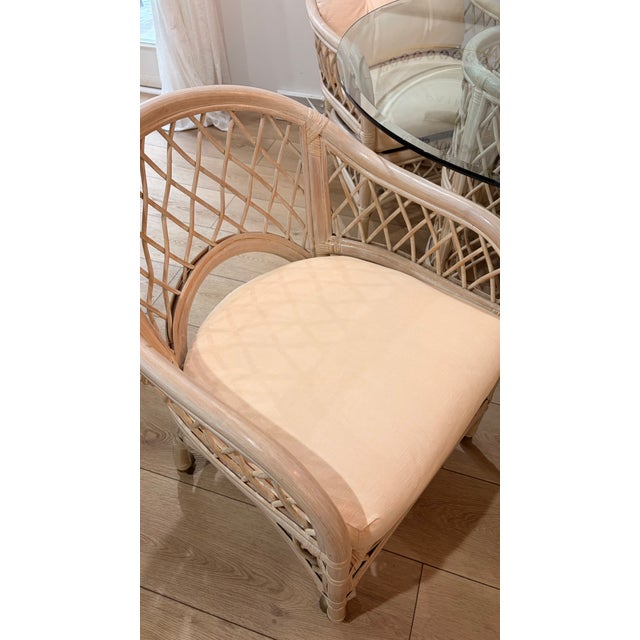 Henry Link Coastal Vintage 1980s White-Wash Henry Link Wicker & Rattan 5-Piece Dining Set on Casters For Sale - Image 4 of 10