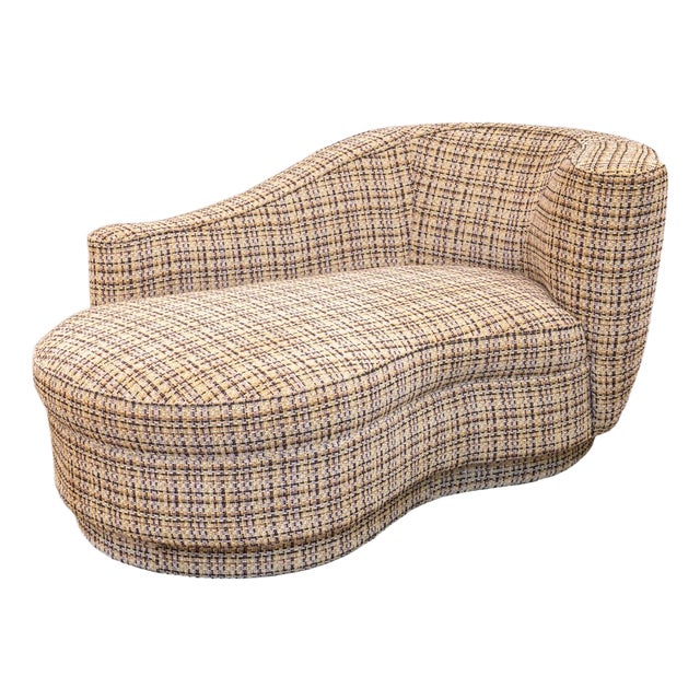 Vintage Post Modern Plinth Base Beige Tweed Fabric Chaise Sofa Lounge Chair For Sale