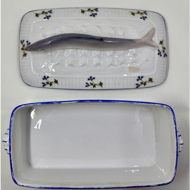 White Antique Victorian French Porcelain Covered Sardine Dish With Delicate Hand-Painted Cornflower Pattern For Sale - Image 8 of 12