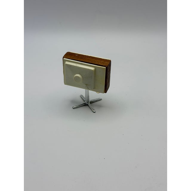 Late 20th Century Vintage 1:12 Scale Miniature Living Room Set — Tv, Side Table & Table Lamp, Unmarked For Sale - Image 5 of 7
