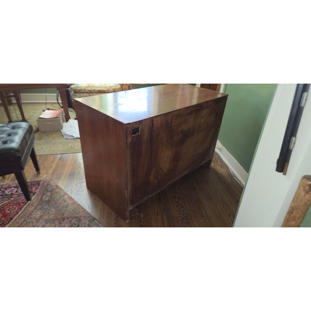 1930s Art Deco Sideboard Cabinet by Bruno Paul for Hellerau - Low Gentleman's Wardrobe With Original Key For Sale - Image 9 of 13