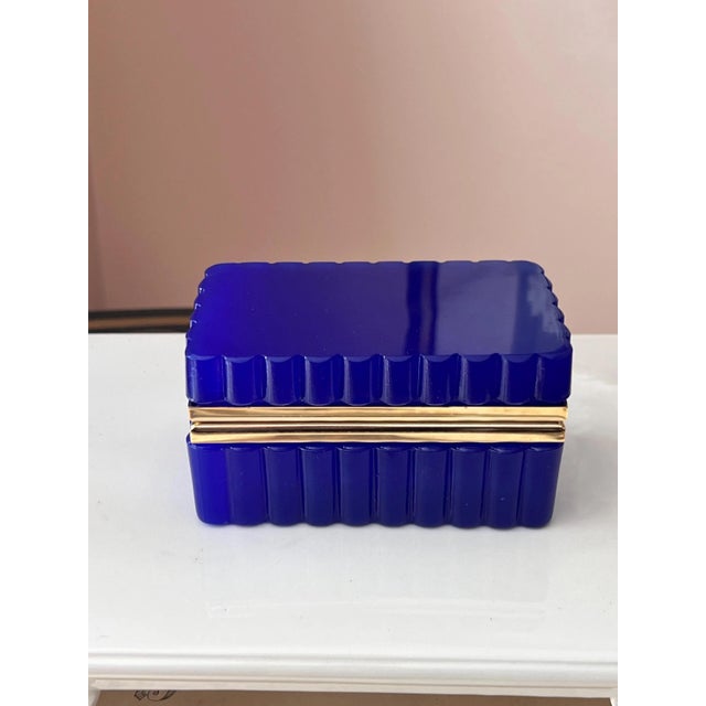 1960s Cobalt Italian Opaline glass casket with gold mounts and scalloped sides For Sale - Image 15 of 16