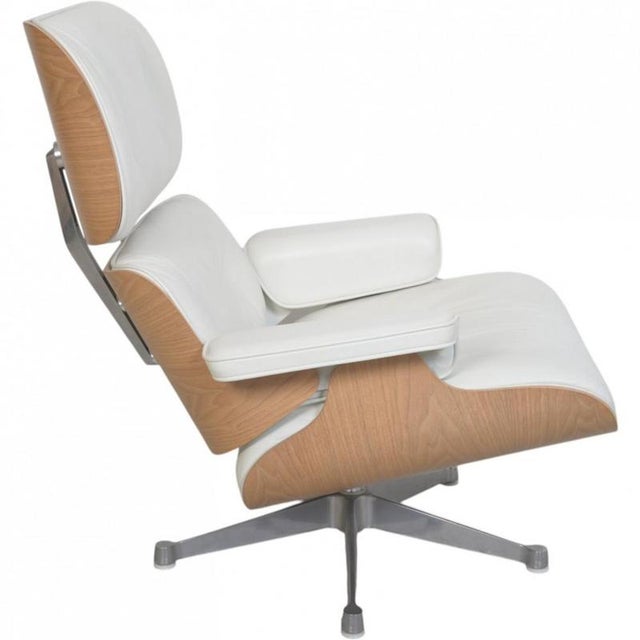 White Set of Lounge Chair with Ottoman in White Leather by Charles Eames, 2010s For Sale - Image 8 of 18