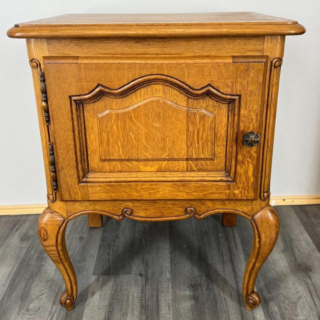 Louis XVI French Bedside Tables, Set of 2 For Sale - Image 3 of 10