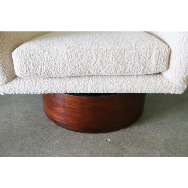 1960s Milo Baughman for Thayer Coggin Rosewood and Heavy Boucle Swivel Chairs For Sale - Image 11 of 14