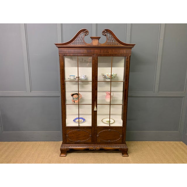 Chippendale Style Mahogany Display Cabinet, 1900s For Sale - Image 17 of 17