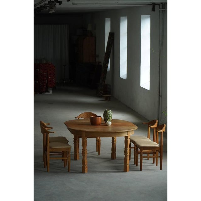 Mid-Century Modern Danish Round Extendable Oak Dining Table, 1960s For Sale - Image 3 of 18