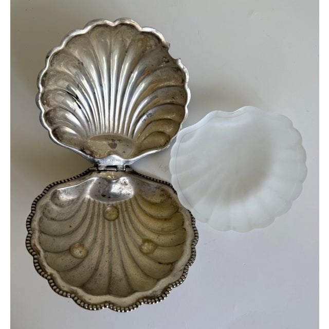 1920s English E & J Leek Silver Plate Clamshell Butter Dish With Glass Liner For Sale In Los Angeles - Image 6 of 11