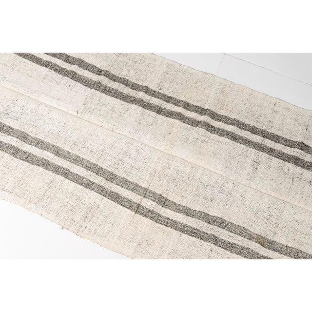 Off-white 1950s Minimalist Neutral Decor Kilim For Sale - Image 8 of 9