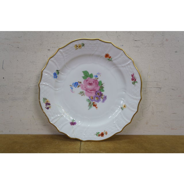 Mid 20th Century German Hutschenreuther Moritzburg Floral Bouquet Scalloped Gold Rim Plates 8" - Set of 8 For Sale - Image 10 of 11