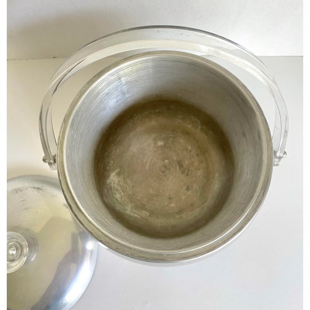 Mid-Century Modern 1950s Atomic Kromex Aluminum Ice Bucket With Lucite Handle For Sale - Image 3 of 8