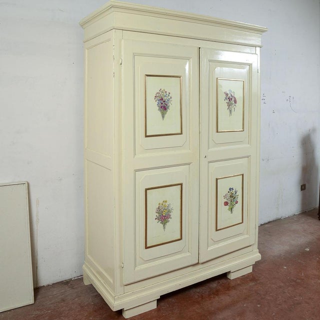 19th‑Century Two‑Door Wardrobe with Internal Drawer and Moulded Details For Sale - Image 3 of 18