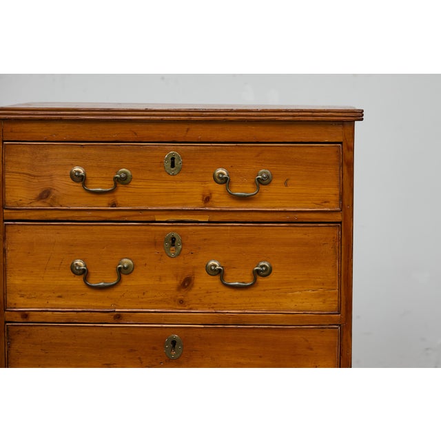 Wood English 19th Century Pine Chest with Three Graduating Drawers and Brass Hardware For Sale - Image 7 of 12