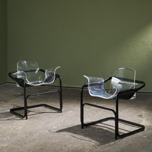 1970s Cantilever Lounge Chairs in Acrylic, Leather and Steel by Paolo Tilche for Arform Brasil, 1970s, Set of 2 For Sale - Image 5 of 13
