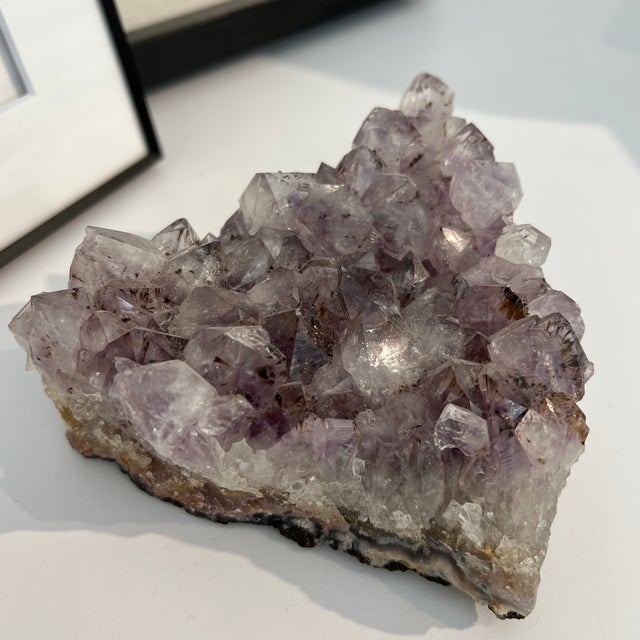 Stunning rock crystal Authentic They are excellent tools for those who suffer from headaches or insomnia. Purple gems also...