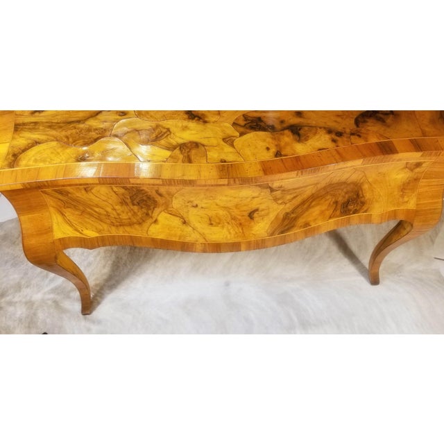 Anthropologie Final Clearance Thru 1/30 Only Maitland-Smith Inspired Oyster Burl BurlWood Italian Desk 20th Century For Sale - Image 4 of 13