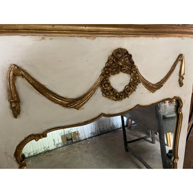 Mid 20th Century Italian Console Wall Hall Painted Gold Gilt Mirror W/Wreath & Garland For Sale - Image 9 of 12