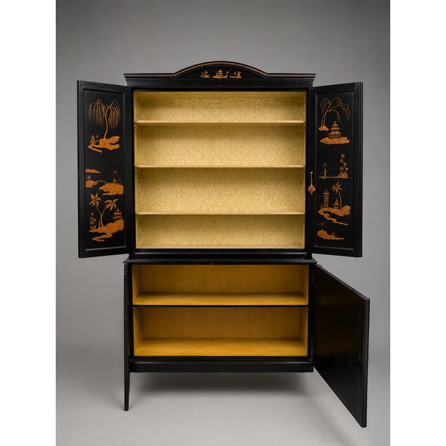 19th Century, English Black Chinoiserie Decorated Bi-Fold Door Cabinet For Sale - Image 4 of 10
