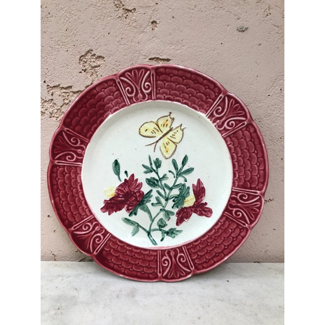 1900 - 1909 C.1900 French Majolica Plate With Flowers & Butterfly For Sale - Image 5 of 5