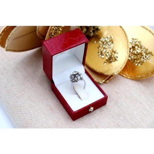 Gold Ring with Diamond Chips For Sale - Image 9 of 10