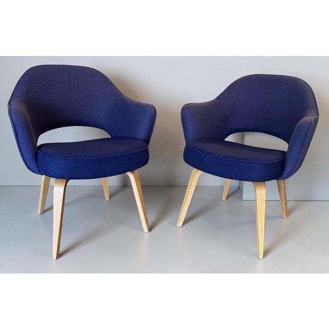 Add a touch of modern elegance to your home or office with this beautiful set of Saarinen Executive Armchairs. Inspired by...
