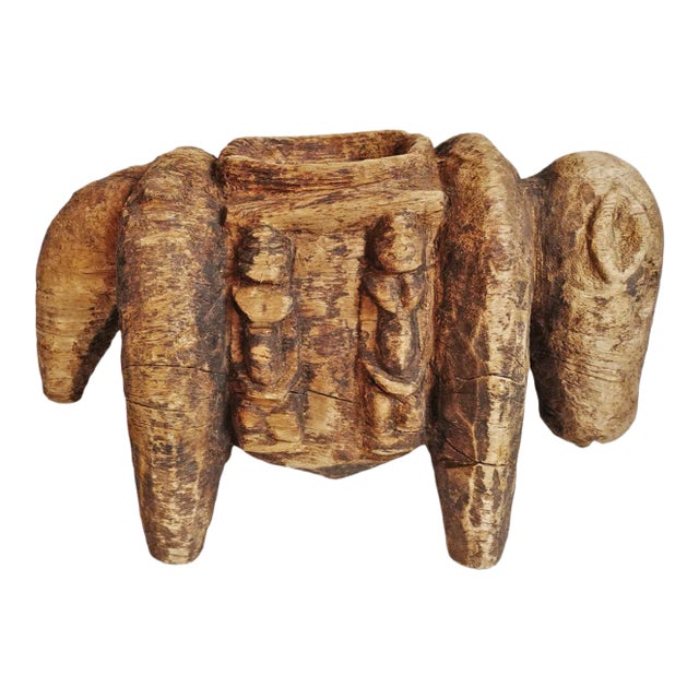 Early 20th Century Old Dogon Animal Offering Bowl For Sale