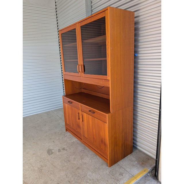 Clausen & Søn 1970s Clausen & Son Danish Modern Teak and Veneer China Cabinet Display Hutch For Sale - Image 4 of 16