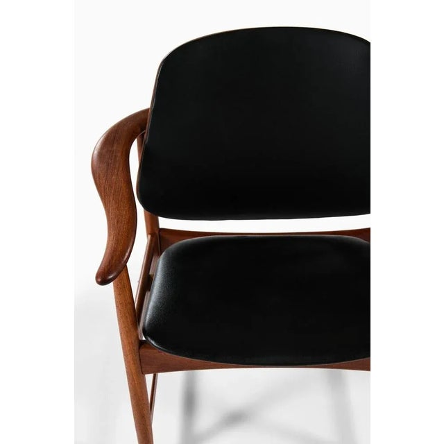 Set of Armchairs Produced by Arne Hovmand-Olsen for Onsild Møbelfabrik, 1960s For Sale - Image 3 of 10
