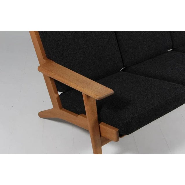 3-Seat Sofa Model 290 in Oak attributed to Hans J. Wegner for Getama, 1970s For Sale - Image 4 of 8