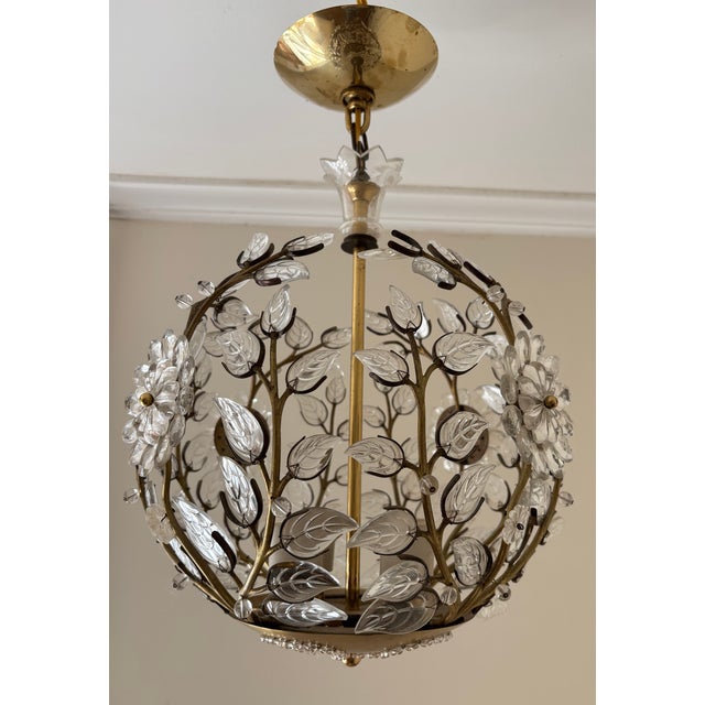 Maison Baguès 1940s French Maison Bagues Crystal Flowers and Molded Leaves Chandelier For Sale - Image 4 of 4