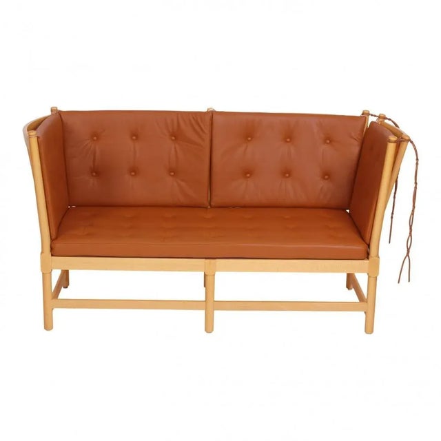 1990s Spoke-Back Sofa in Cognac Bison Leather by Børge Mogensen for Fritz Hansen, 1990s For Sale - Image 5 of 5