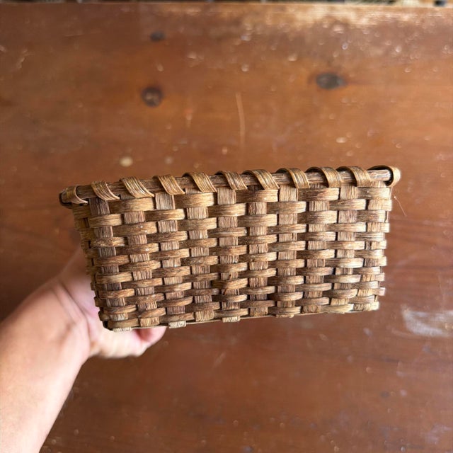 A Antique Pennsylvania Rectangular Splint Oak or Ash Basket, Circa 1900 For Sale - Image 14 of 18