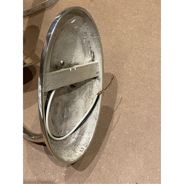 Classic Single-Arm Wall Sconce Polished Silver Metal Finish For Sale - Image 4 of 4