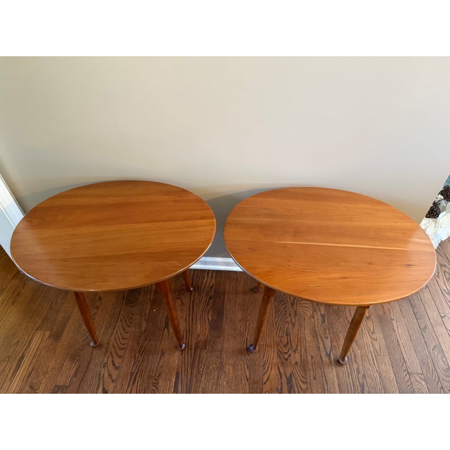 This set of two elegant vintage 1953 Stickley Solid wood Queen Anne side/end table showcases exquisite craftsmanship and...