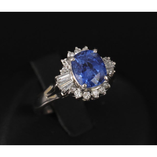 Blue Late 20th Century Fine 2.72ct Gia Ceylon Sapphire & 0.55ct Diamond Platinum Ring Size 6.75 For Sale - Image 8 of 18
