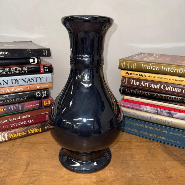 Early 20th Century Dark Black Gloss Ceramic Vase with Baluster Silhouette For Sale - Image 5 of 10