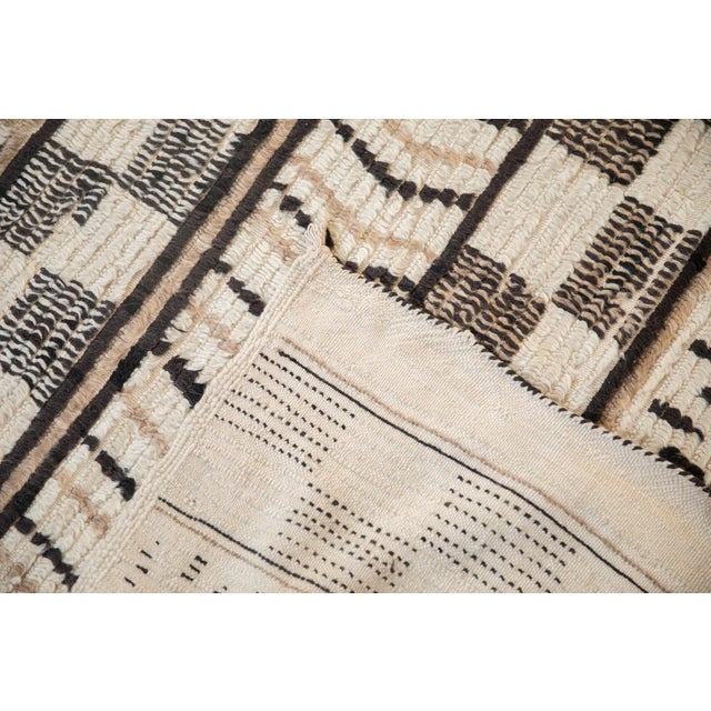 Vintage Moroccan Carpet - 4'10" X 7'9" For Sale In New York - Image 6 of 12