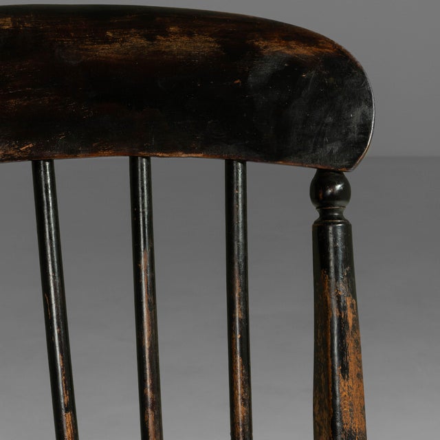 19th Century English Windsor Spindle-Back Armchair In Original Patina For Sale - Image 10 of 18