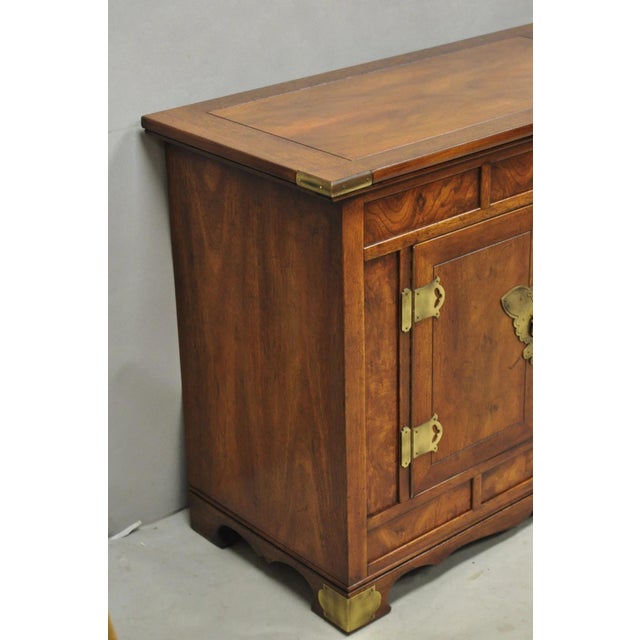 Vintage Henredon Chinoiserie Brass Butterfly Burl Wood Credenza Cabinet Buffet For Sale - Image 14 of 16