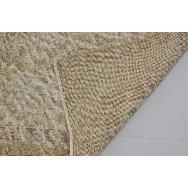 1960s Biege Home Living Oushak Rug For Sale - Image 5 of 10