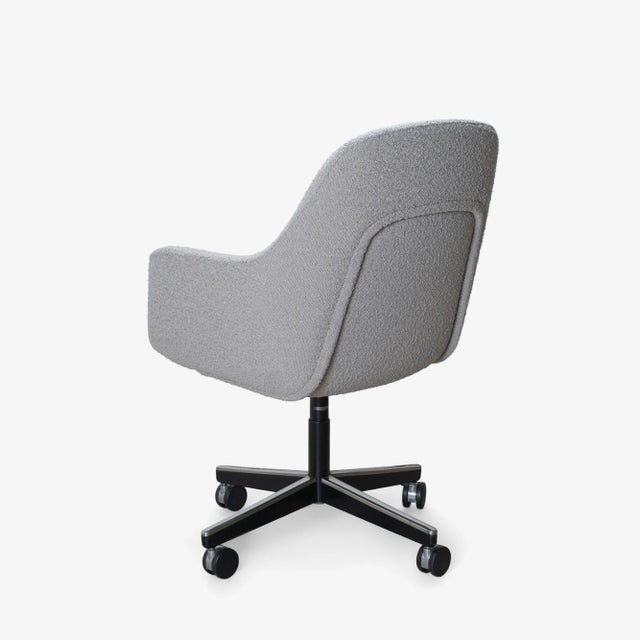 Knoll Pearson Executive Chair in Platinum Performance Bouclé by Max Pearson for Knoll For Sale - Image 4 of 13
