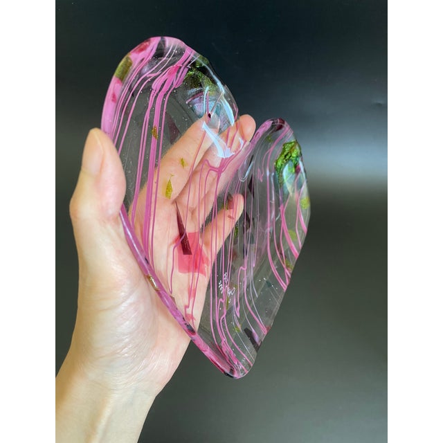 Artisan Glass Tray in the Shape of Heart by Joy Mc For Sale In Las Vegas - Image 6 of 9