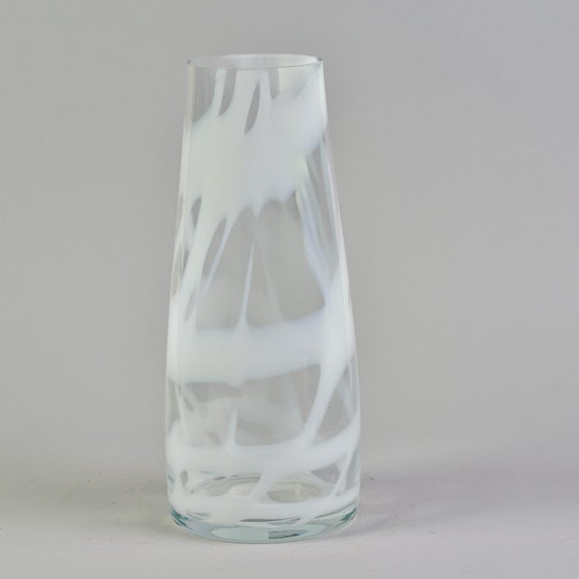 La Murrina XL Signed La Murrina White and Clear Murano Glass Vase For Sale - Image 4 of 10