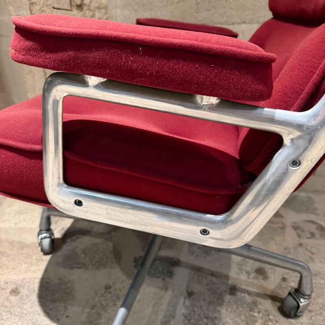 Eames Executive Chair Time-Life Lobby Chair Herman Miller Mid Century For Sale - Image 9 of 17